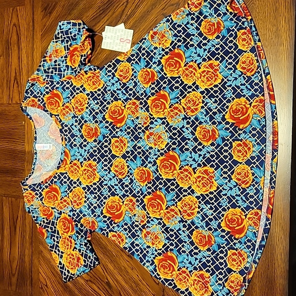 NWT | LuLaRoe | Perfect T